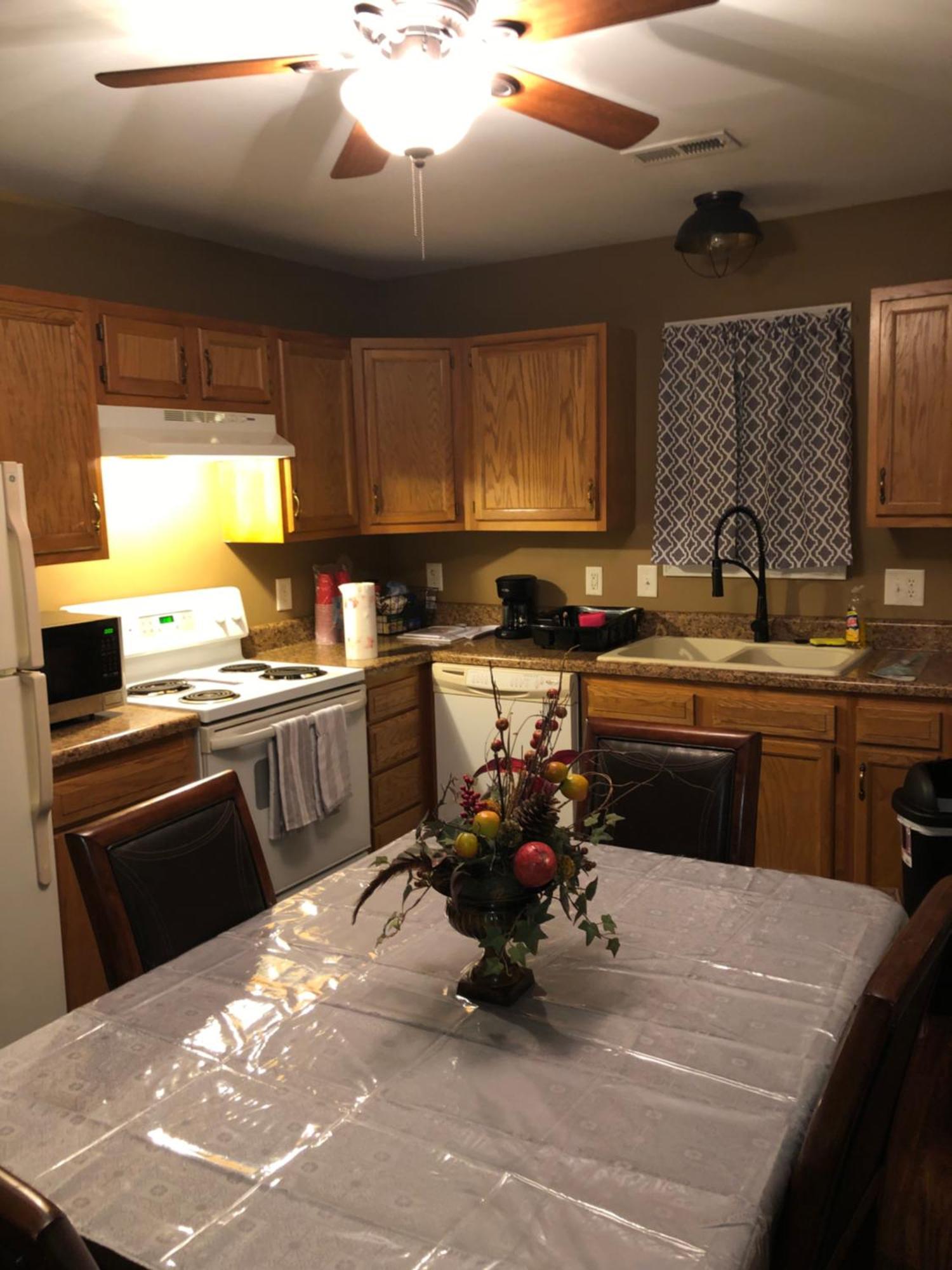 Entire Townhome Available Near Nice Park Library And Shopping وينستون سالم المظهر الخارجي الصورة
